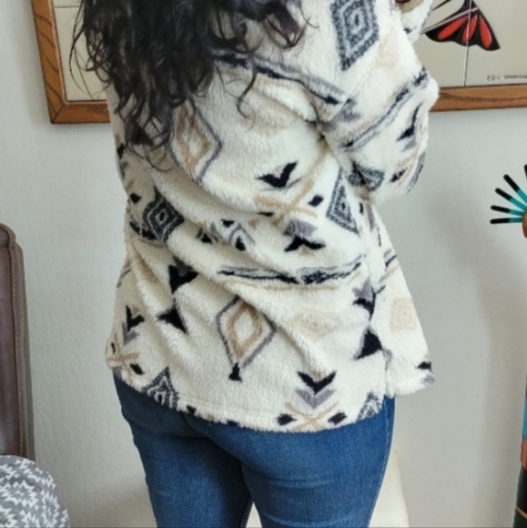 LAST 1 CAMPER Soft Tribal Quarter Zip Pullover - Picture 9 of 15